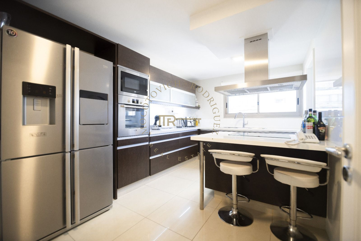 Apartamento ID.652 - Imperiale. Apartamento en venta - 4 dormitorios.-