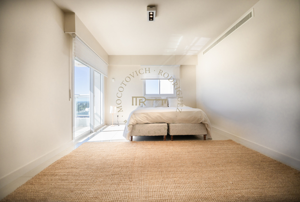 Apartamento ID.7 - Aquarela duplex en venta 4 dormitorios en venta. Playa Mansa. Punta del Este