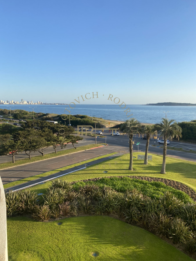 Apartamento ID.2636 - Aquarela alquiler temporal tres dormitorios en suite. Punta del Este