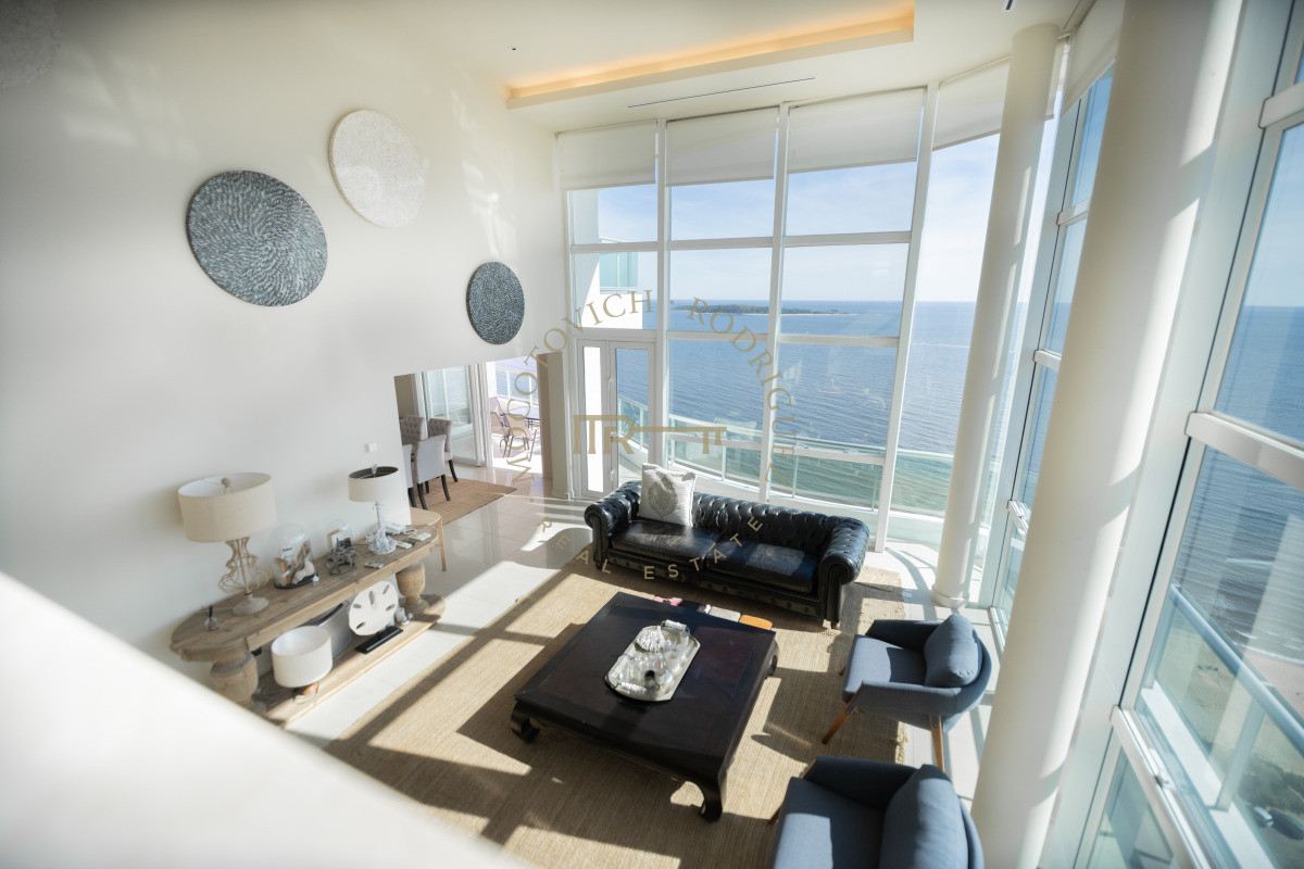 Apartamento ID.7 - Aquarela duplex en venta 4 dormitorios en venta. Playa Mansa. Punta del Este