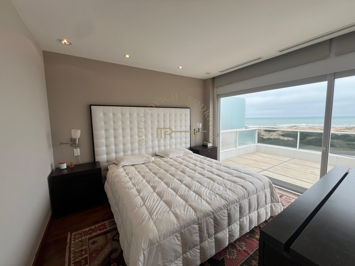 Apartamento ID.2379 - Espectacular apartamento en venta 6 dormitorios, barbacoa y loft en la brava. Vista al mar.-