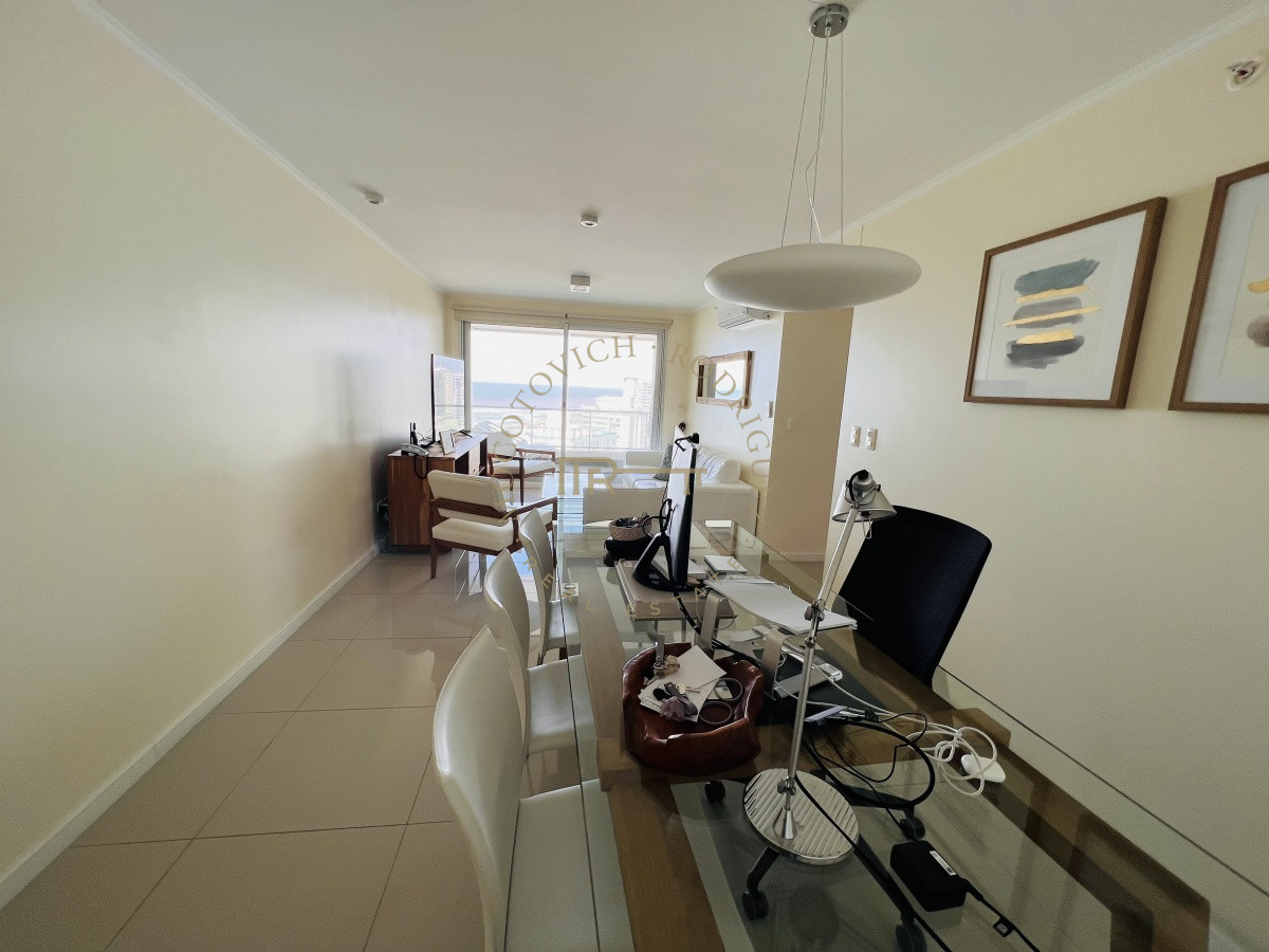 Apartamento ID.1009 - Wind Tower piso alto con vista en venta 2 dormitorios. Punta del Este.