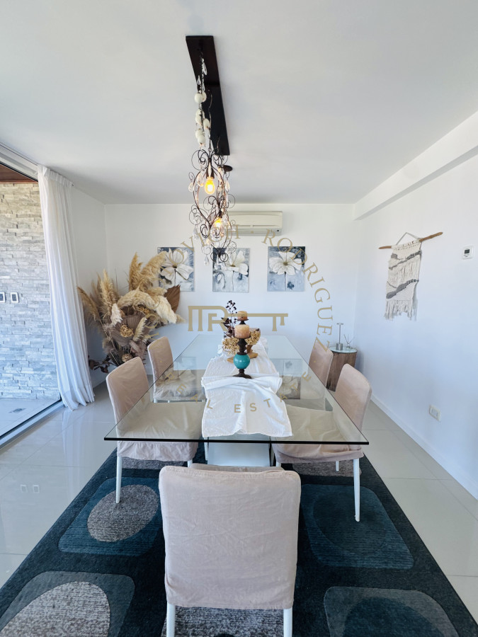 Apartamento ID.235 - Apartamento en venta  2 dormitorios con vista al mar y parrilla propia - Playa Mansa Punta del Este