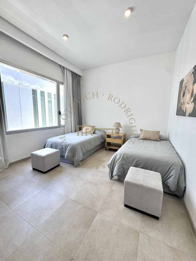 Apartamento ID.4088 - Delamar Pent House en venta con piscina y parrilla propia. La Barra. 