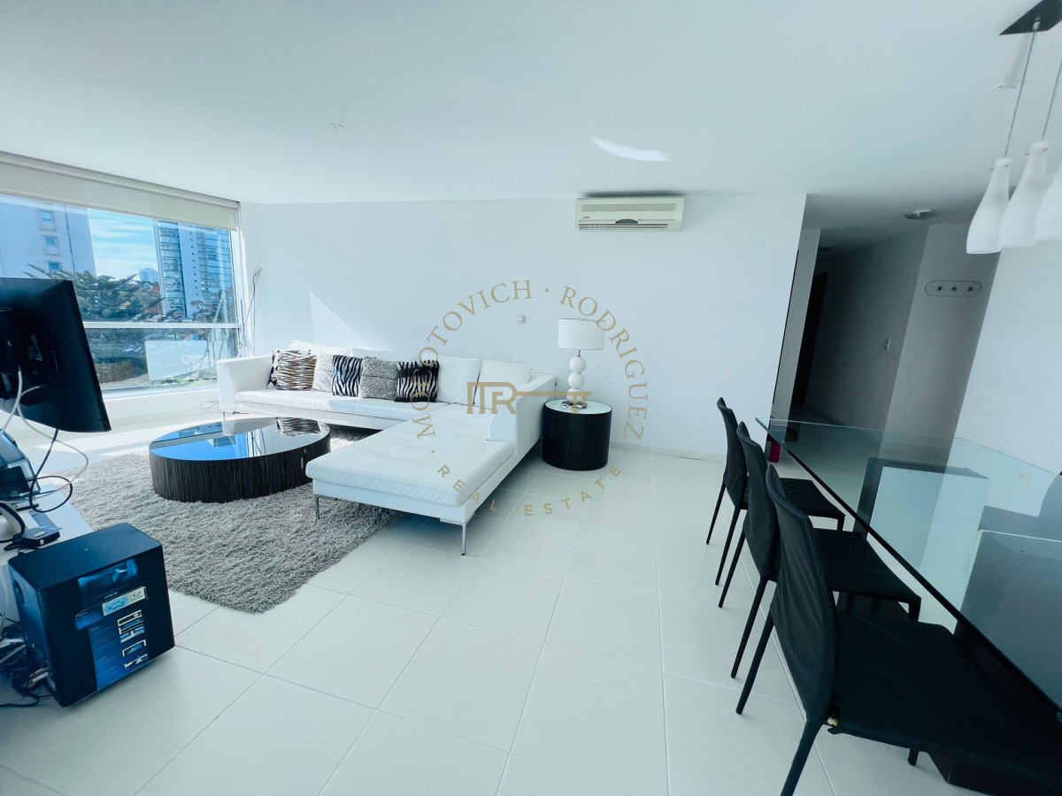 Apartamento ID.1972 - Atractivo esquinero en la Mansa a pasos del Conrad