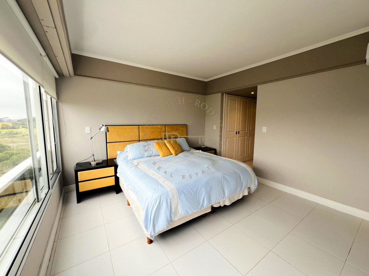 Apartamento ID.2379 - Espectacular apartamento en venta 6 dormitorios, barbacoa y loft en la brava. Vista al mar.-