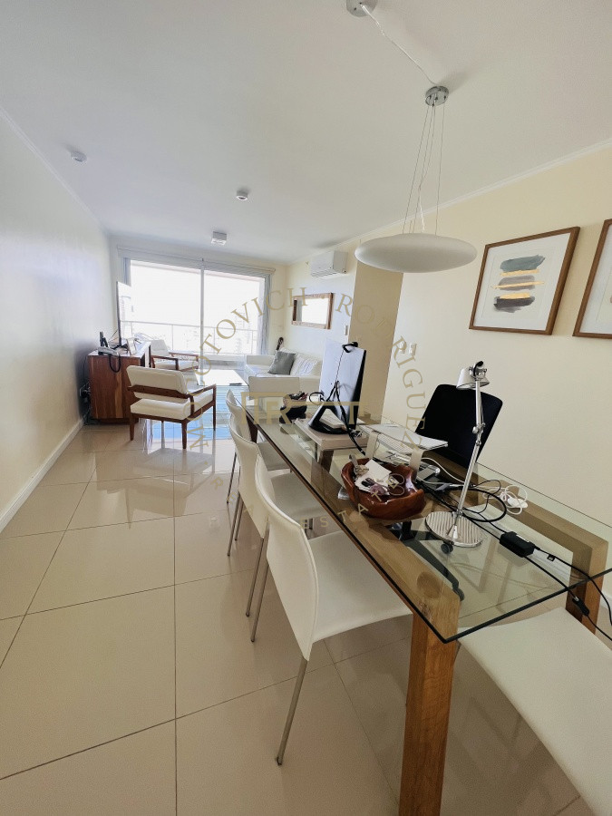 Apartamento ID.1009 - Wind Tower piso alto con vista en venta 2 dormitorios. Punta del Este.