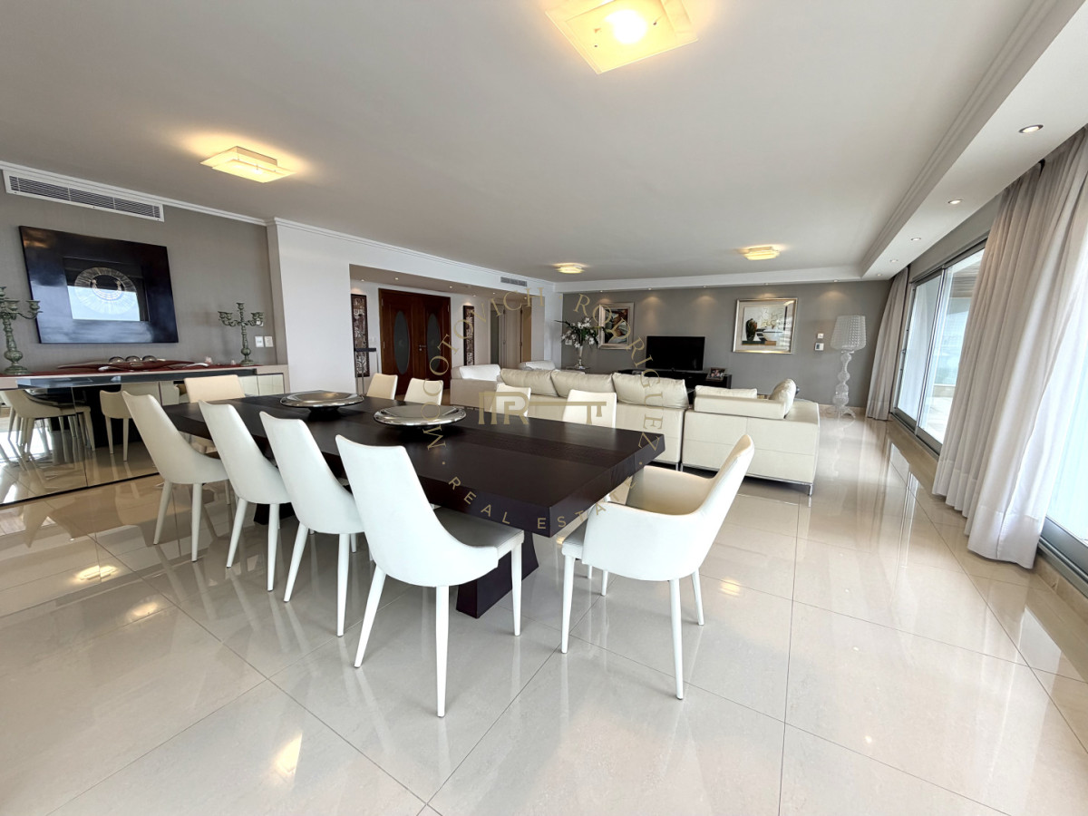 Apartamento ID.4243 - Apartamento de 4 dormitorios más dep. de servicio con vista al puerto de Punta del Este 
