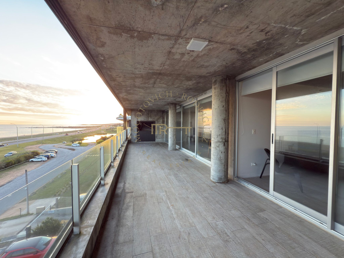 Apartamento ID.3987 - Apartamento en venta de 3dormitorios penthouse frente al mar