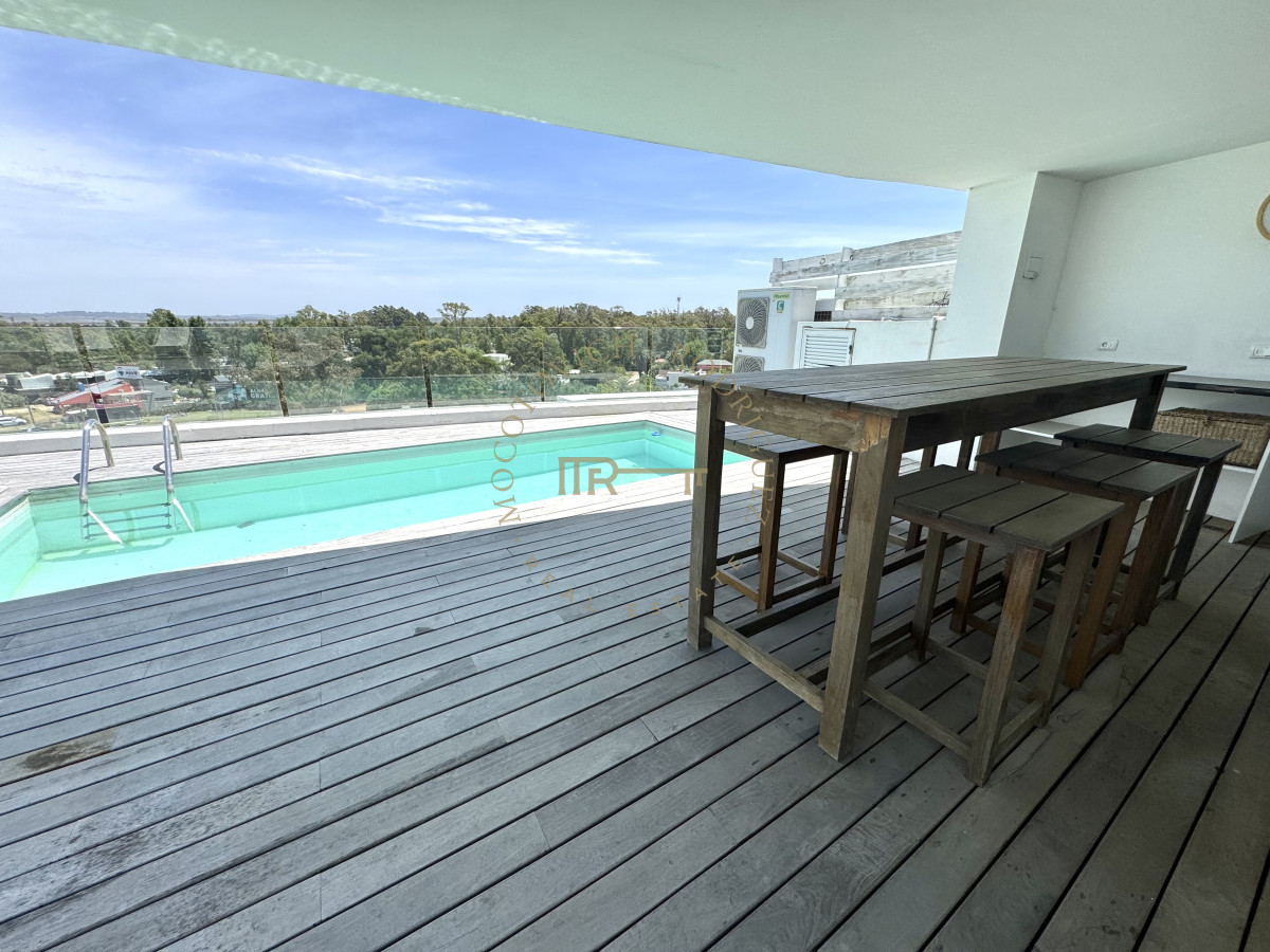 Apartamento ID.4088 - Delamar Pent House en venta con piscina y parrilla propia. La Barra. 