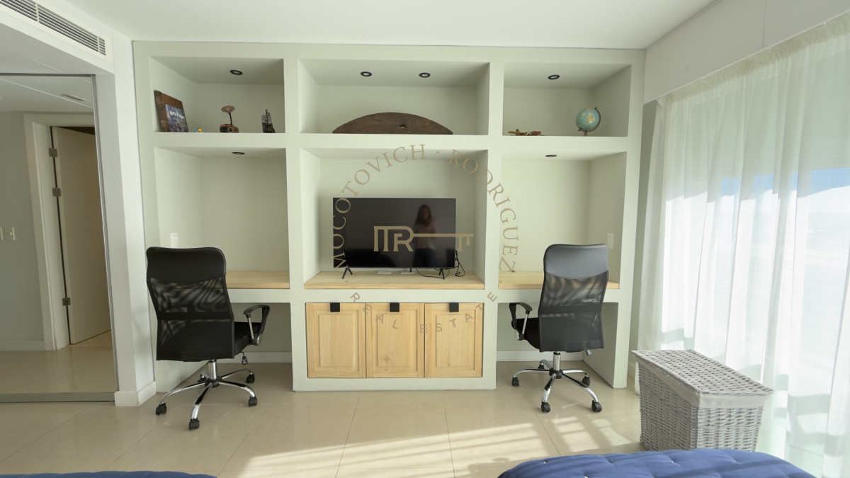 Apartamento ID.2403 - Aquarela 3 dormitorios y dep. de servicio en alquiler temporal 2026 Punta del Este.-