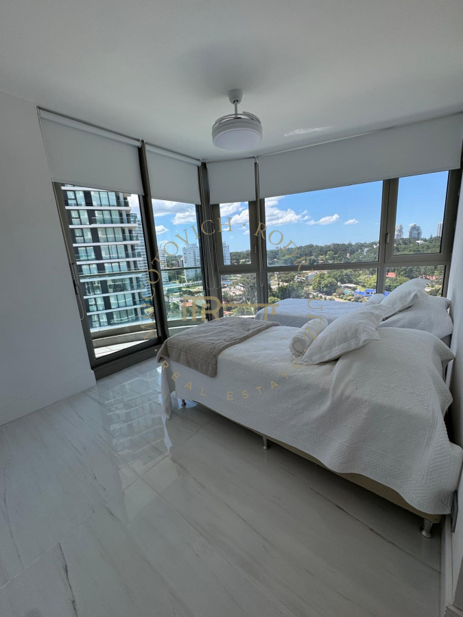 Apartamento ID.2527 - Fendi, Esquinero en venta a Punta Ballena de 4 dormitorios impresionante vista. 