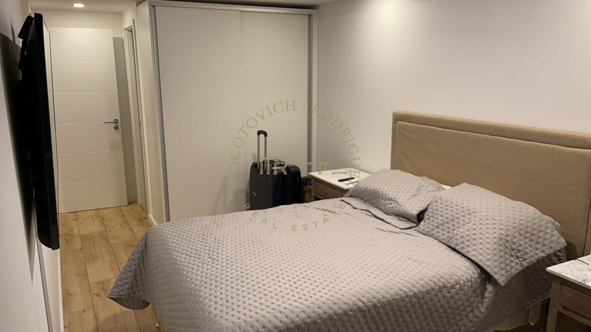 Apartamento ID.2511 - Apartamento en venta Punta del Este. Dos dormitorios y dos baños. Con amenities.  