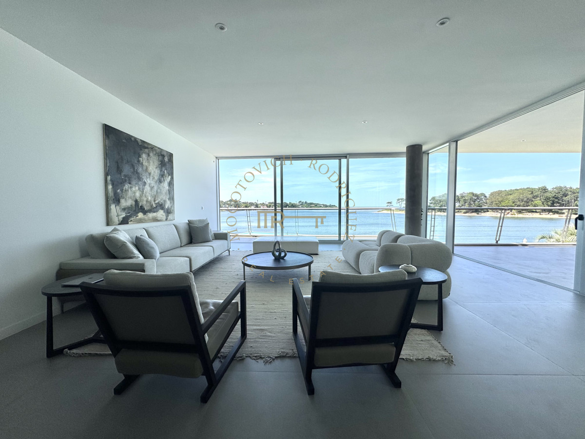 Apartamento ID.4087 - Apartamento de tres dormitorios y dependencia 