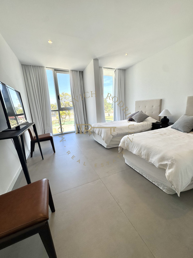 Apartamento ID.4087 - Apartamento de tres dormitorios y dependencia 