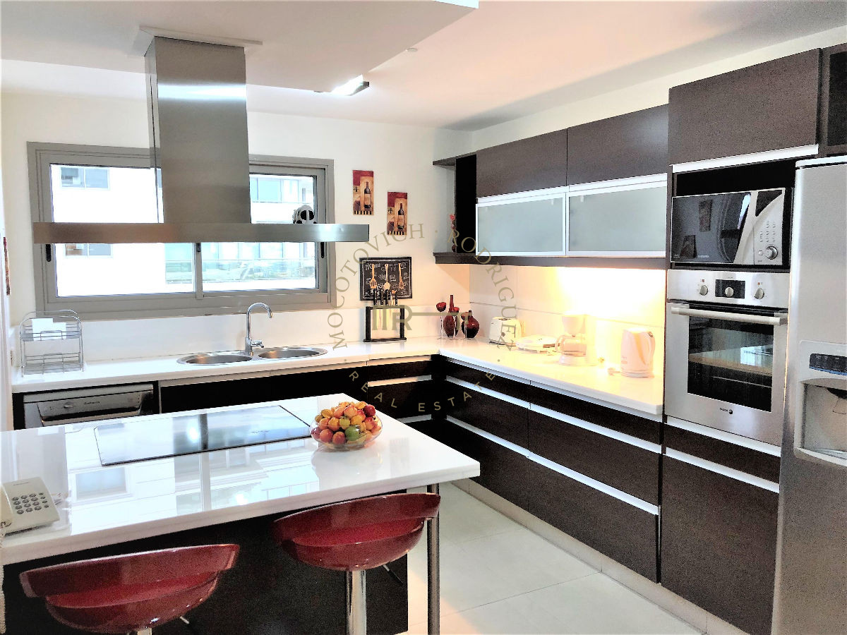 Apartamento ID.145 - Apartamento en alquiler temporal  4 dormitorios Imperiale - Playa Brava Punta del Este