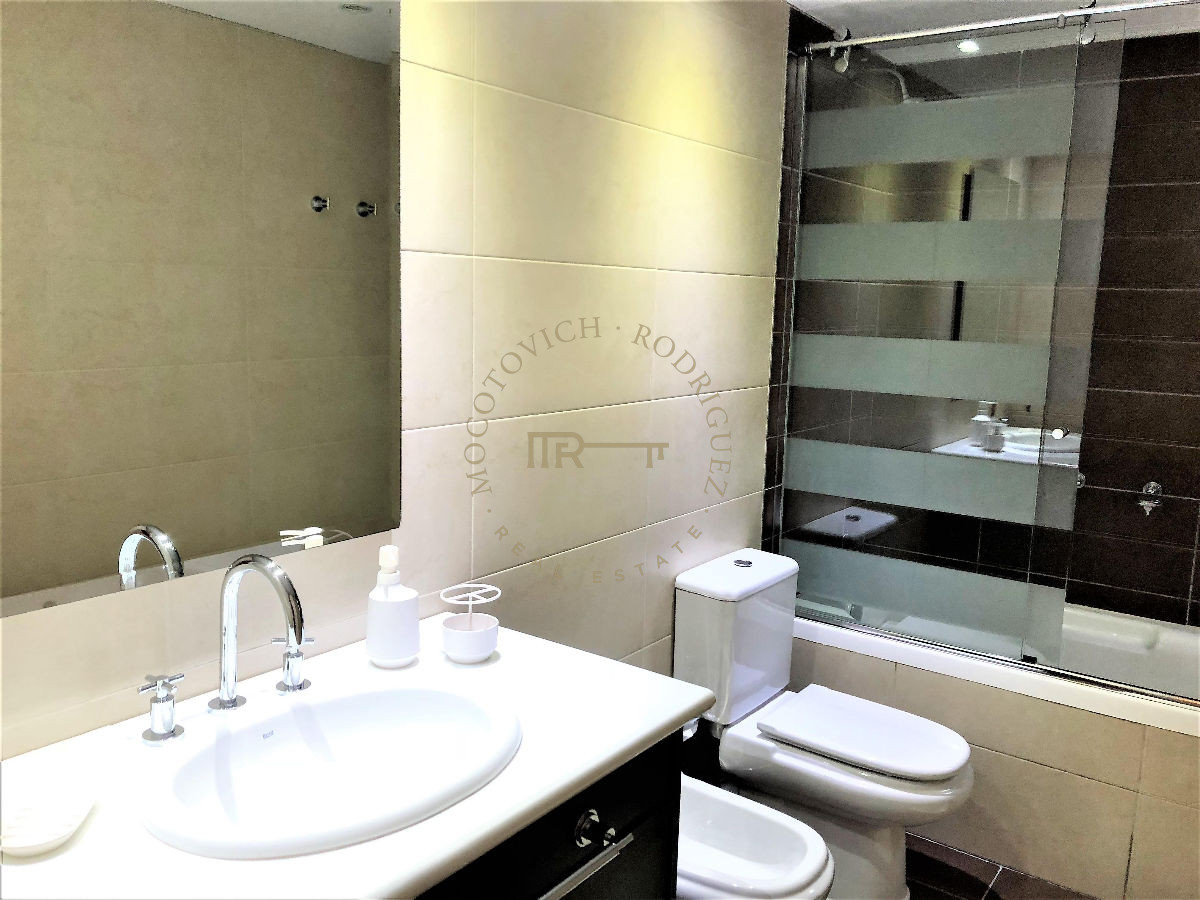 Apartamento ID.145 - Apartamento en alquiler temporal  4 dormitorios Imperiale - Playa Brava Punta del Este