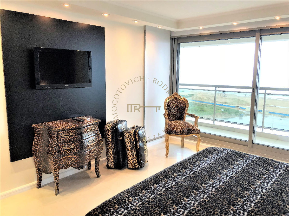 Apartamento ID.146 - Apartamentoen venta 4 dormitorios. Imperiale Playa Brava-Punta del Este