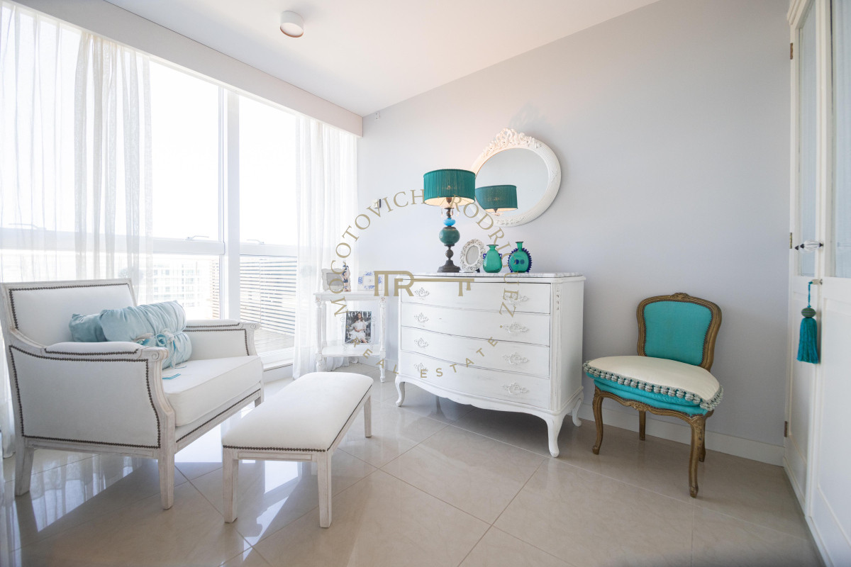 Apartamento ID.3032 - Torre Aquarela exclusivo apartamento en venta 4 dormitorios y dep. de servicio.