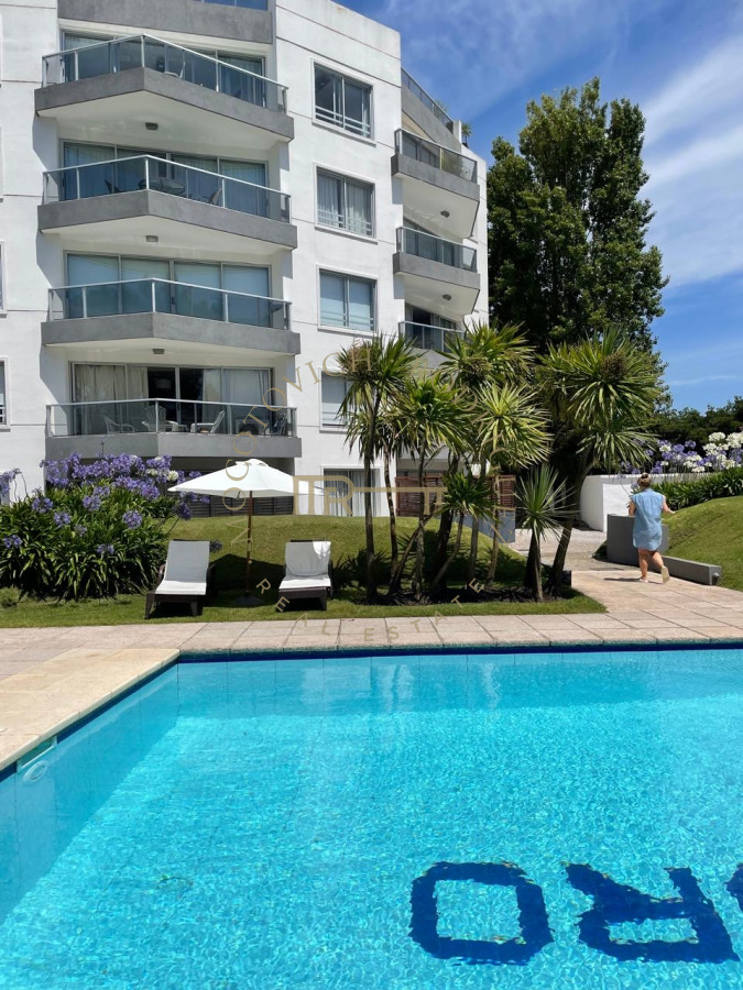 Apartamento ID.3143 - Alquiler de verano 2 dormitorios 2 baños Pinares frente al mar.  Punta del Este. 2026 
