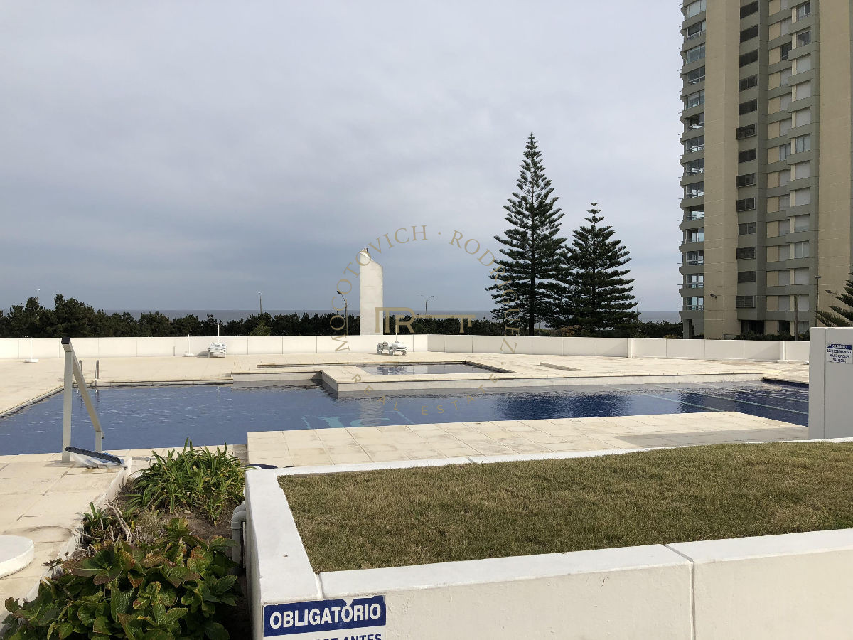 Apartamento ID.177 - Apartamento 2 dormitorios con piscina  - Playa Mansa Alquiler invernal