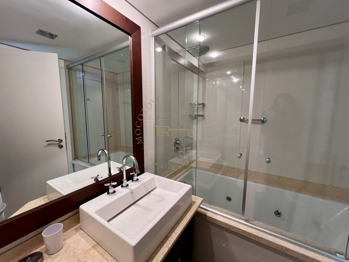 Apartamento ID.2794 - Alquiler de invierno en torre Aquarela. 3 dormitorios en suite y vista al mar. 