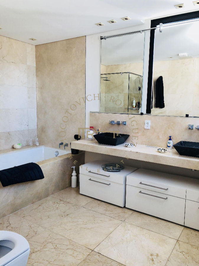 Apartamento ID.194 - Puerto, exclusivo apartamento en venta 4 dormitorios, piscina. Punta del Este.