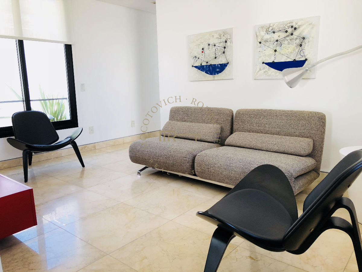 Apartamento ID.194 - Puerto, exclusivo apartamento en venta 4 dormitorios, piscina. Punta del Este.