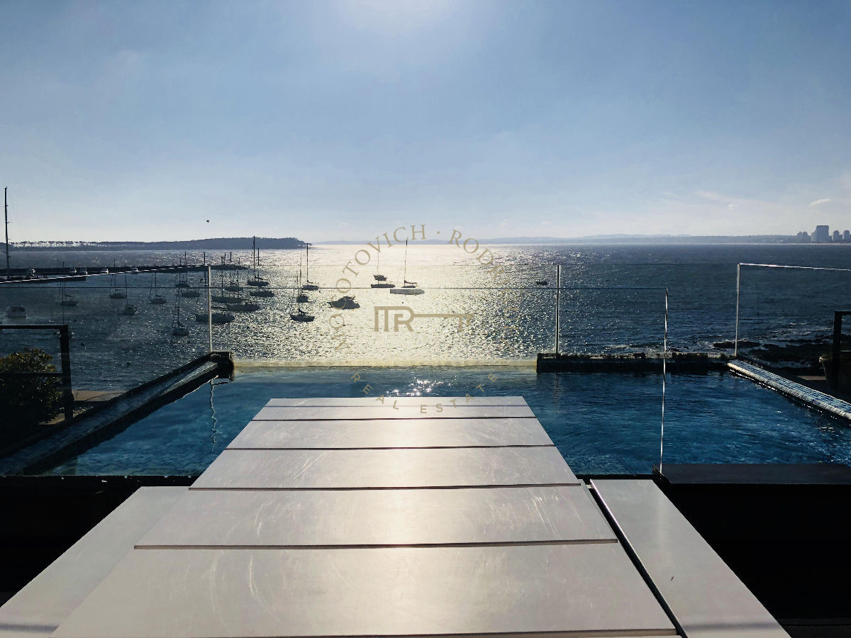 Apartamento ID.194 - Puerto, exclusivo apartamento en venta 4 dormitorios, piscina. Punta del Este.