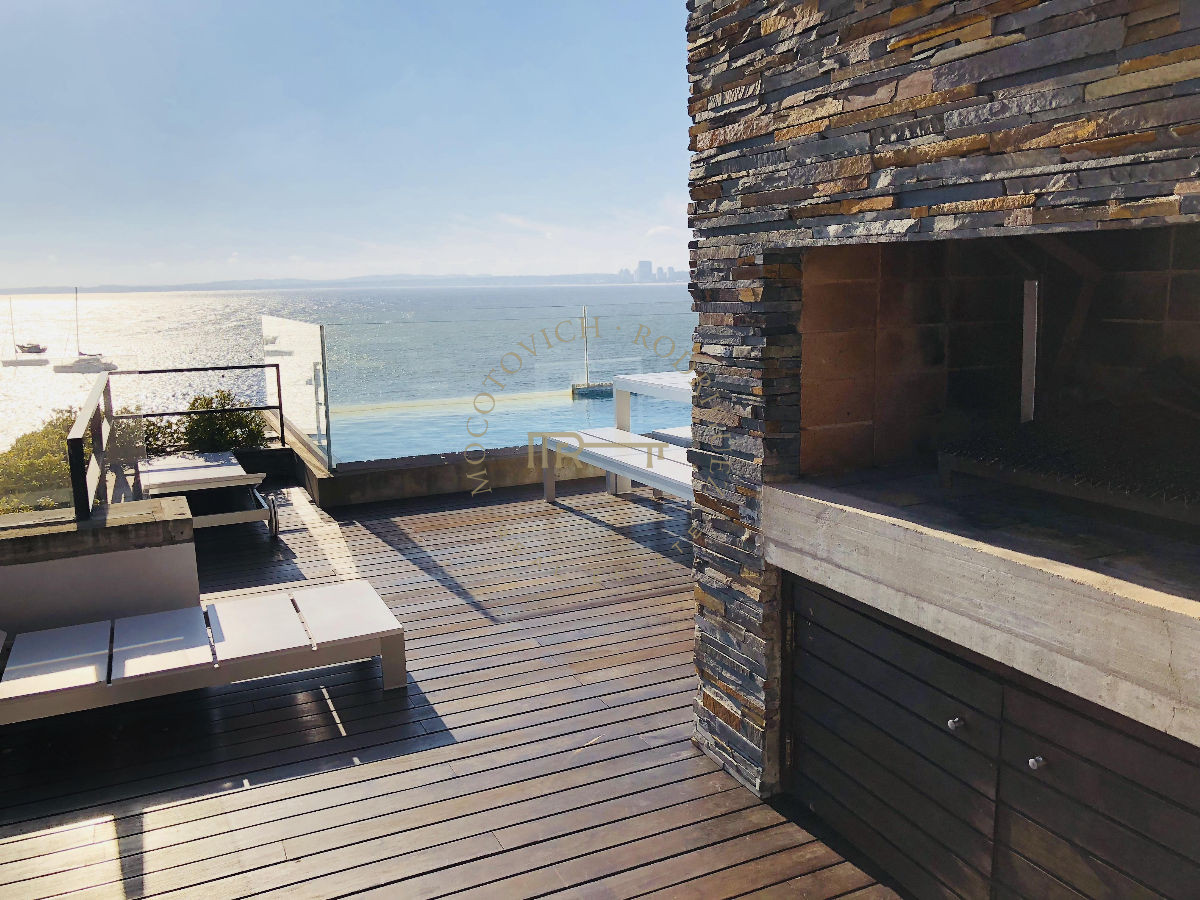 Apartamento ID.194 - Puerto, exclusivo apartamento en venta 4 dormitorios, piscina. Punta del Este.