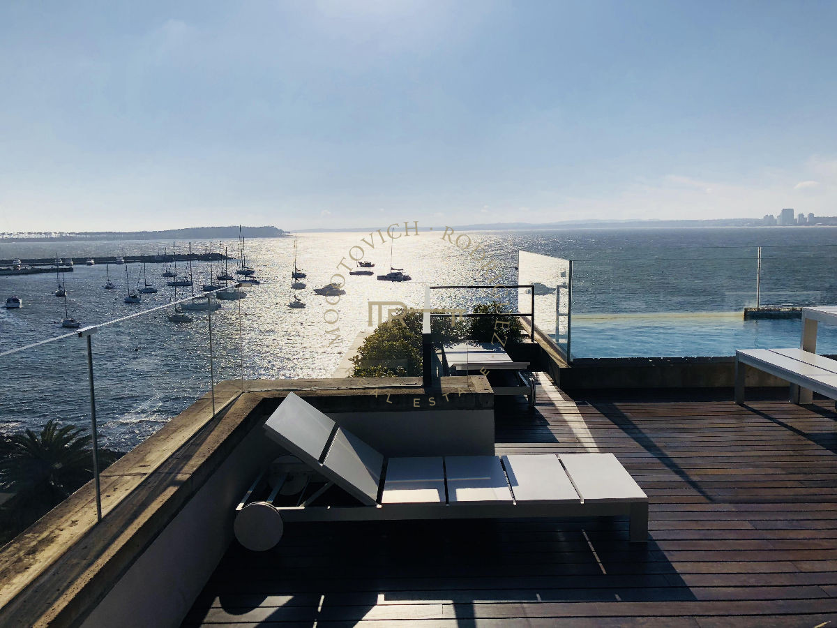 Apartamento ID.194 - Puerto, exclusivo apartamento en venta 4 dormitorios, piscina. Punta del Este.