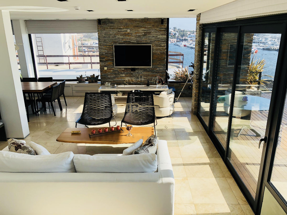 Apartamento ID.194 - Puerto, exclusivo apartamento en venta 4 dormitorios, piscina. Punta del Este.