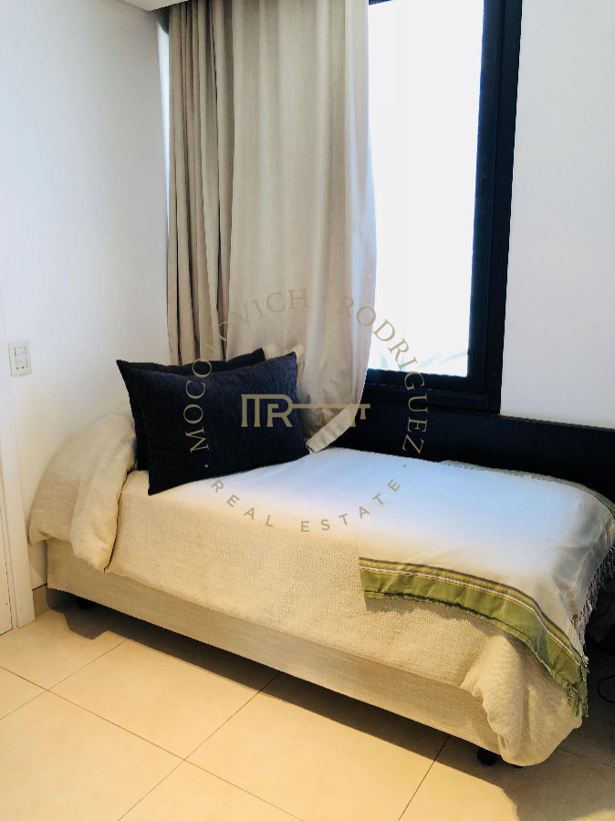 Apartamento ID.194 - Puerto, exclusivo apartamento en venta 4 dormitorios, piscina. Punta del Este.