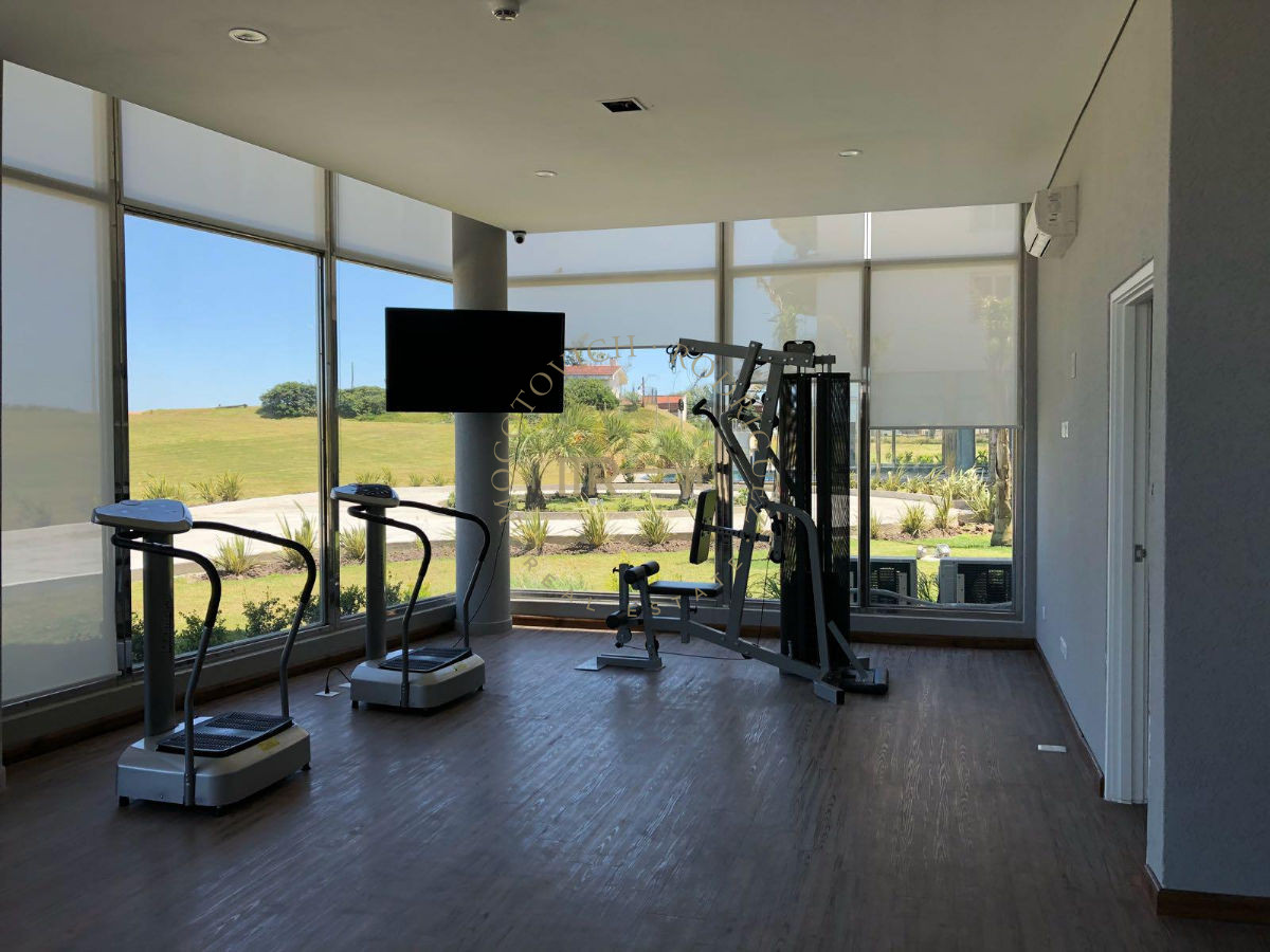 Apartamento ID.195 - Apartamento de 2 dormitorios en alquiler - Laguna del Diario Punta del Este.-