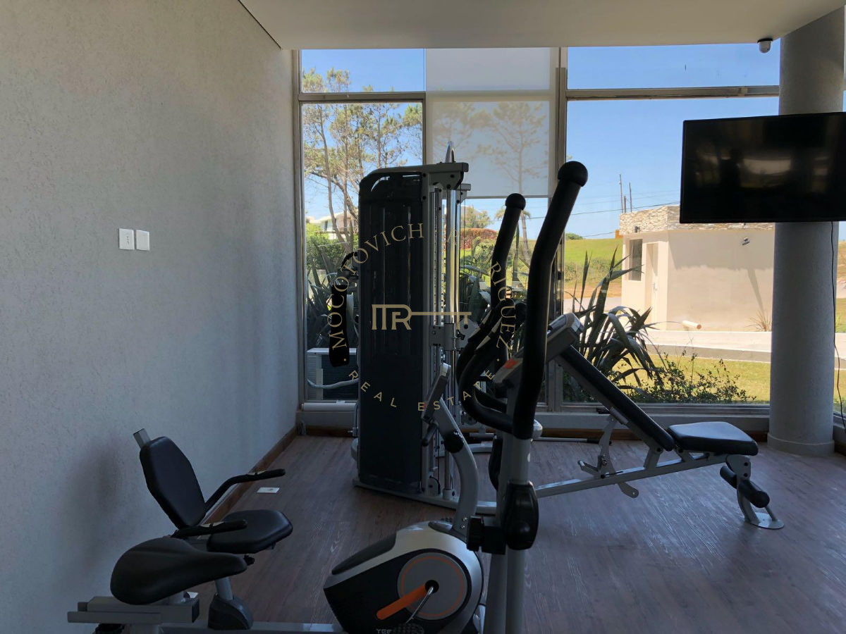 Apartamento ID.195 - Apartamento de 2 dormitorios en alquiler - Laguna del Diario Punta del Este.-