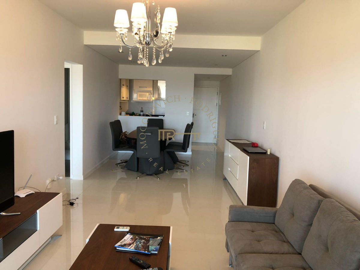 Apartamento ID.195 - Apartamento de 2 dormitorios en alquiler - Laguna del Diario Punta del Este.-