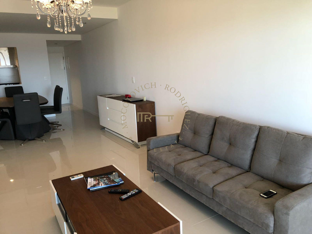 Apartamento ID.195 - Apartamento de 2 dormitorios en alquiler - Laguna del Diario Punta del Este.-