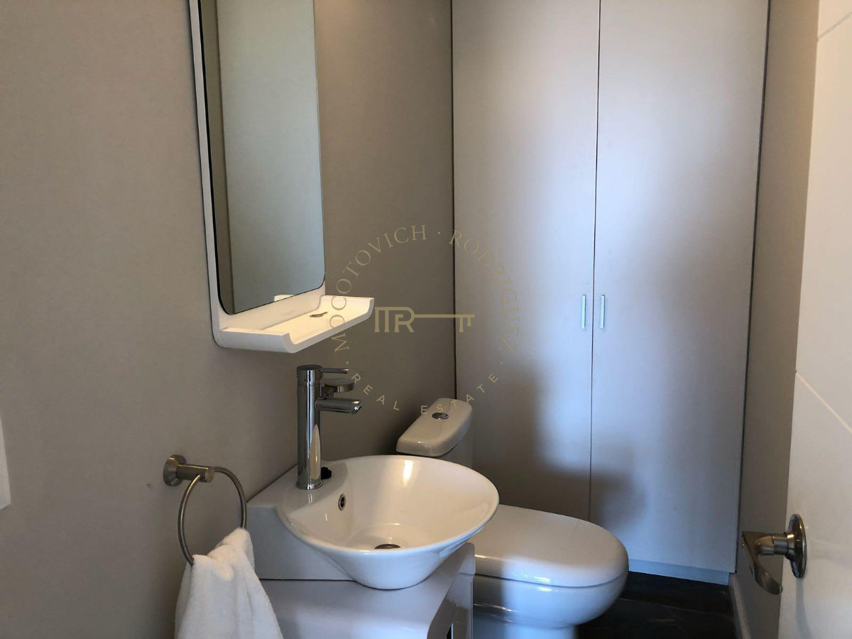 Apartamento ID.195 - Apartamento de 2 dormitorios en alquiler - Laguna del Diario Punta del Este.-