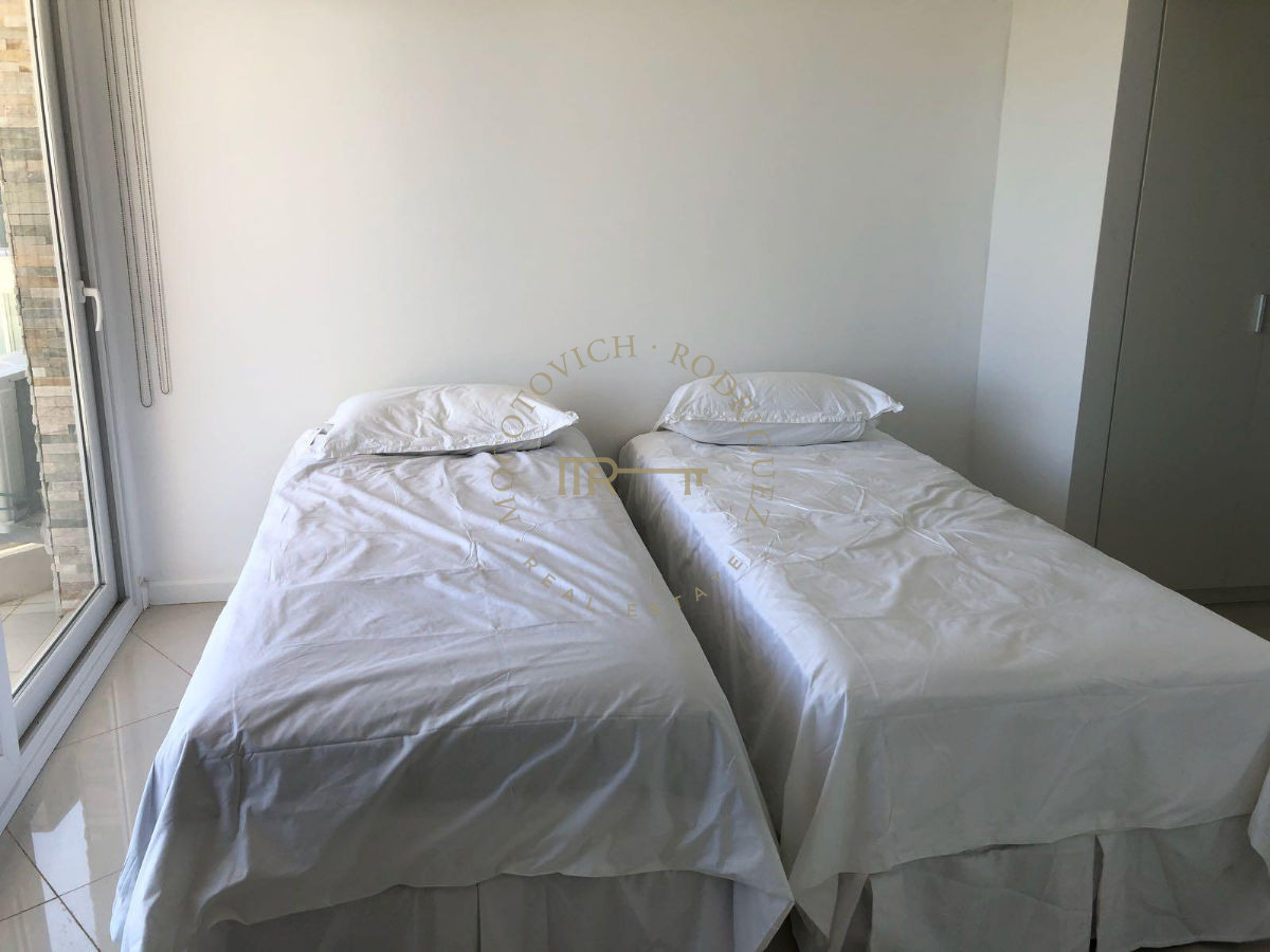 Apartamento ID.195 - Apartamento de 2 dormitorios en alquiler - Laguna del Diario Punta del Este.-
