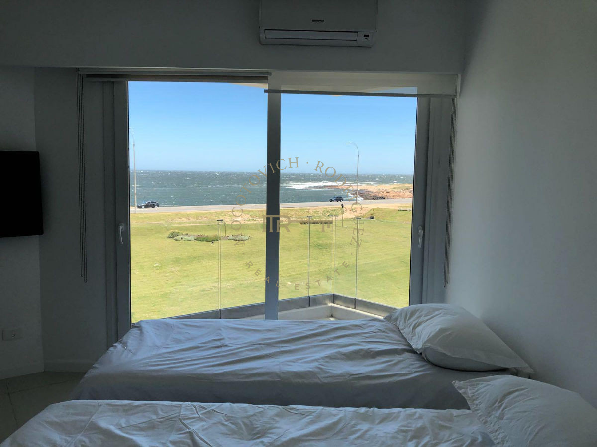 Apartamento ID.195 - Apartamento de 2 dormitorios en alquiler - Laguna del Diario Punta del Este.-