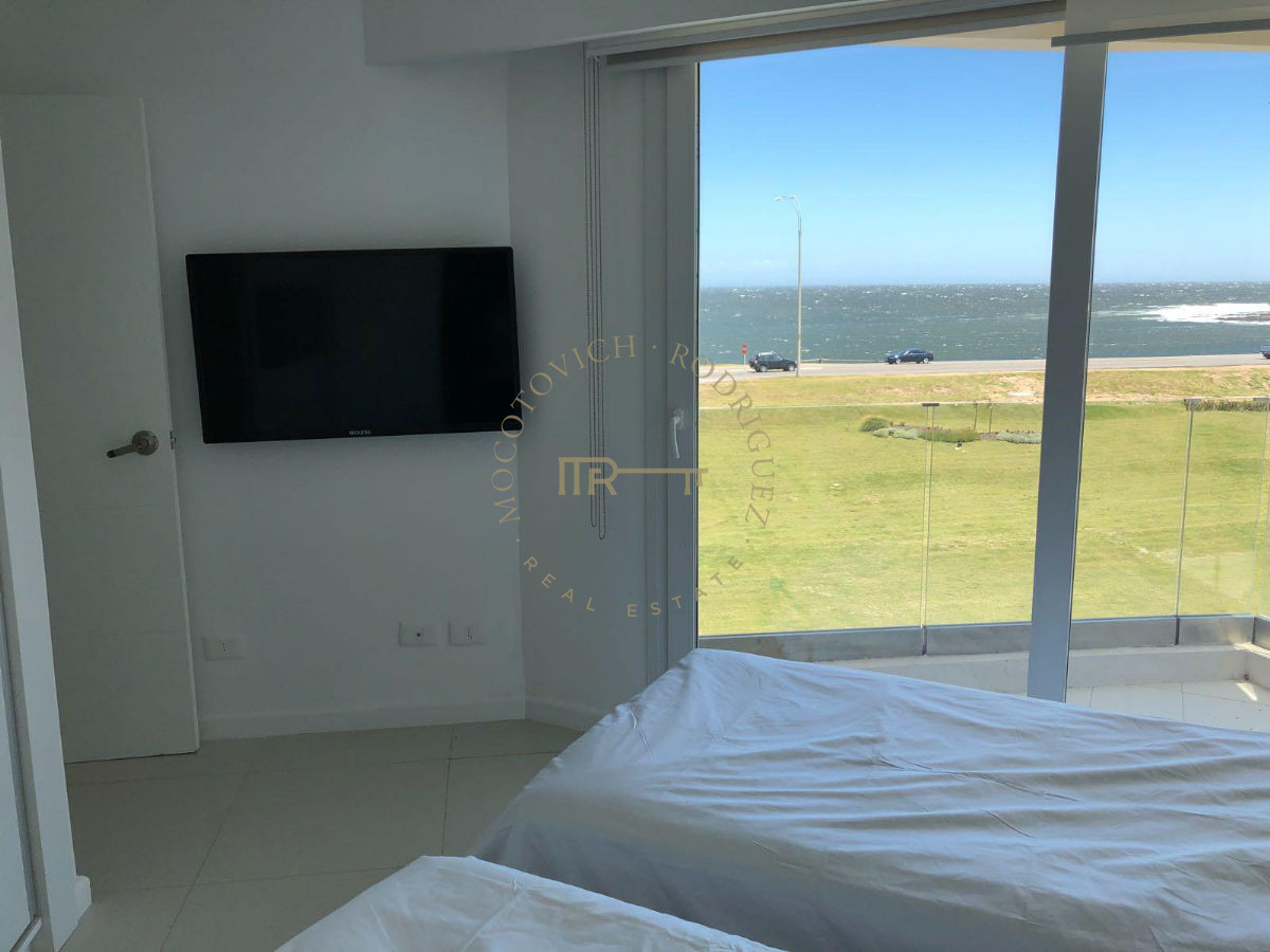 Apartamento ID.195 - Apartamento de 2 dormitorios en alquiler - Laguna del Diario Punta del Este.-