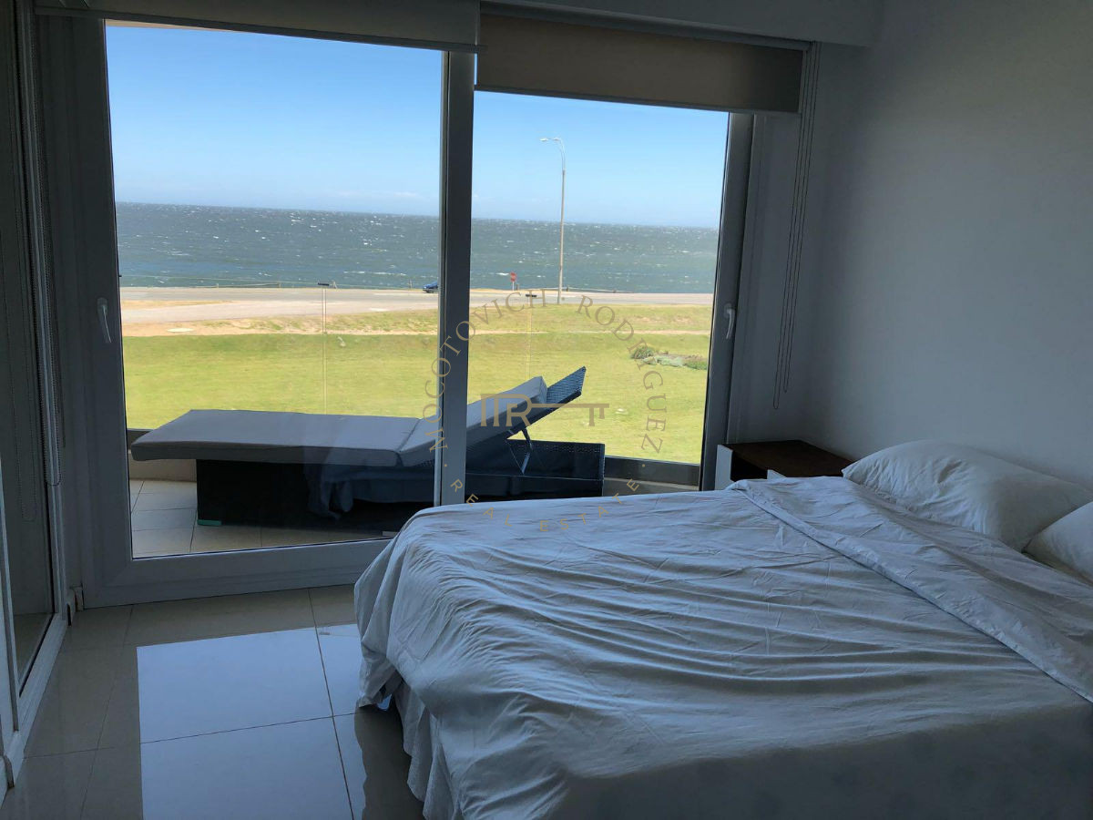 Apartamento ID.195 - Apartamento de 2 dormitorios en alquiler - Laguna del Diario Punta del Este.-