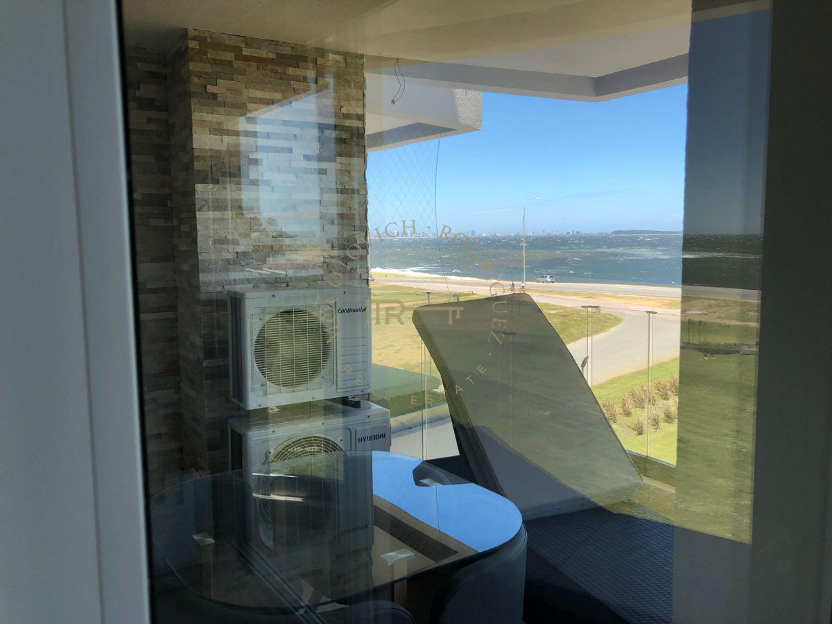Apartamento ID.195 - Apartamento de 2 dormitorios en alquiler - Laguna del Diario Punta del Este.-