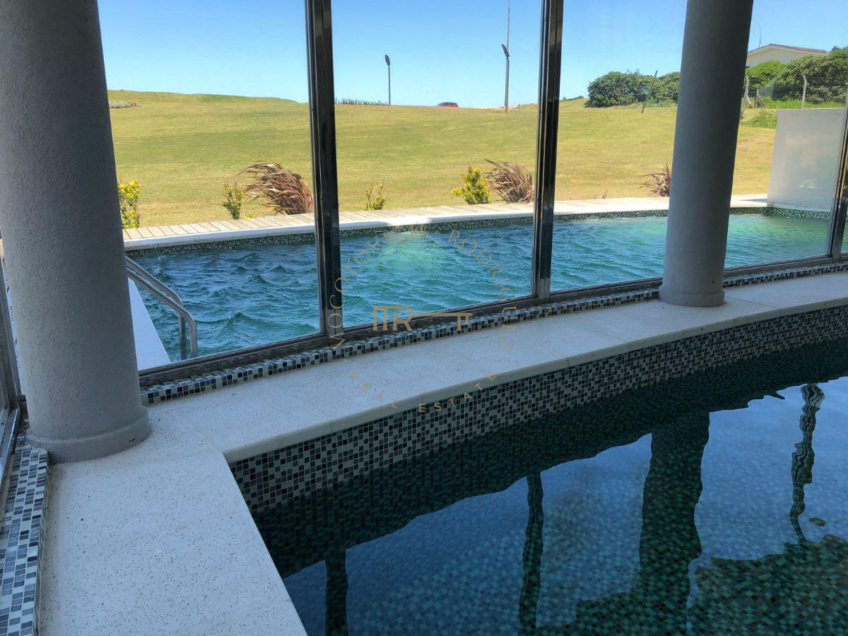 Apartamento ID.195 - Apartamento de 2 dormitorios en alquiler - Laguna del Diario Punta del Este.-
