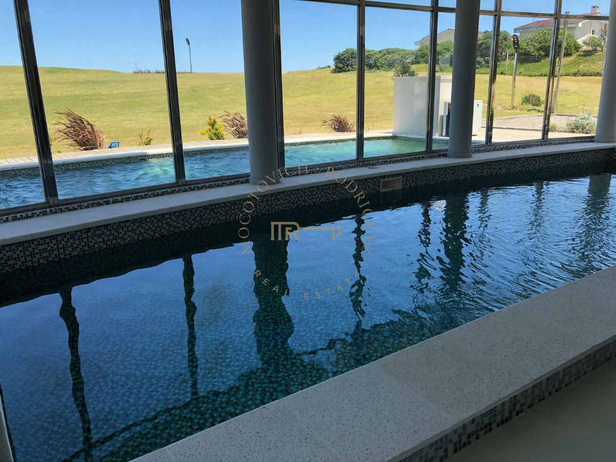 Apartamento ID.195 - Apartamento de 2 dormitorios en alquiler - Laguna del Diario Punta del Este.-