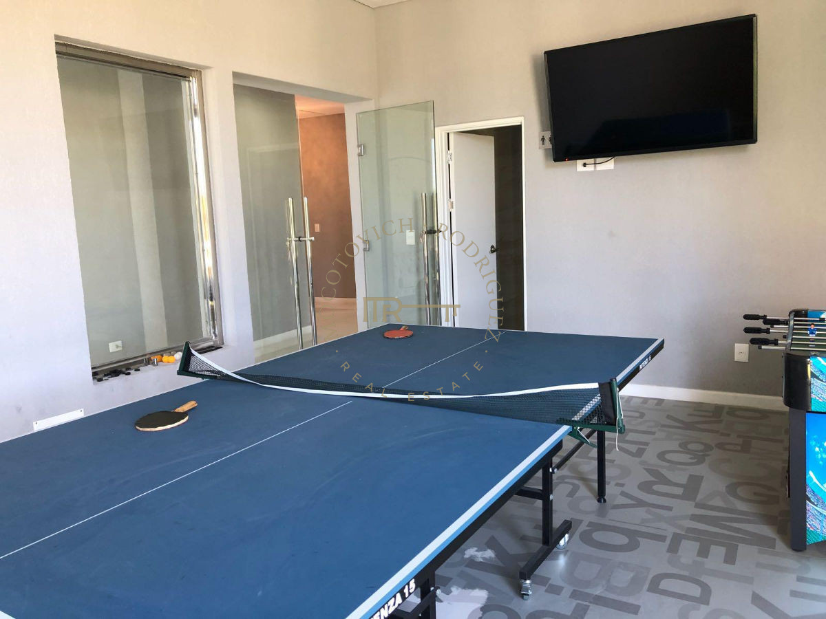 Apartamento ID.195 - Apartamento de 2 dormitorios en alquiler - Laguna del Diario Punta del Este.-