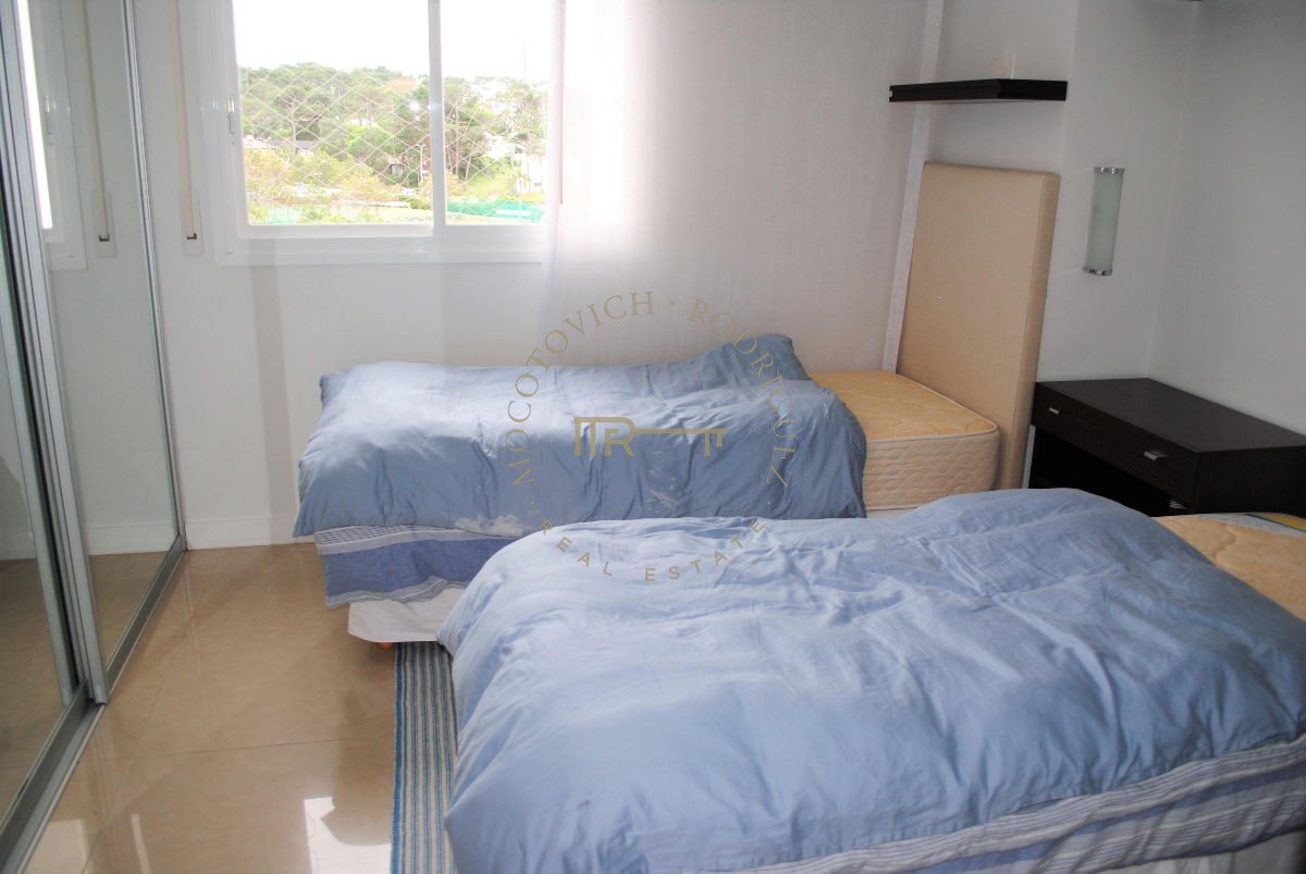Apartamento ID.19 - Torre Aquarela 3 dormitorios y dependencia en alquiler febrero 2024.