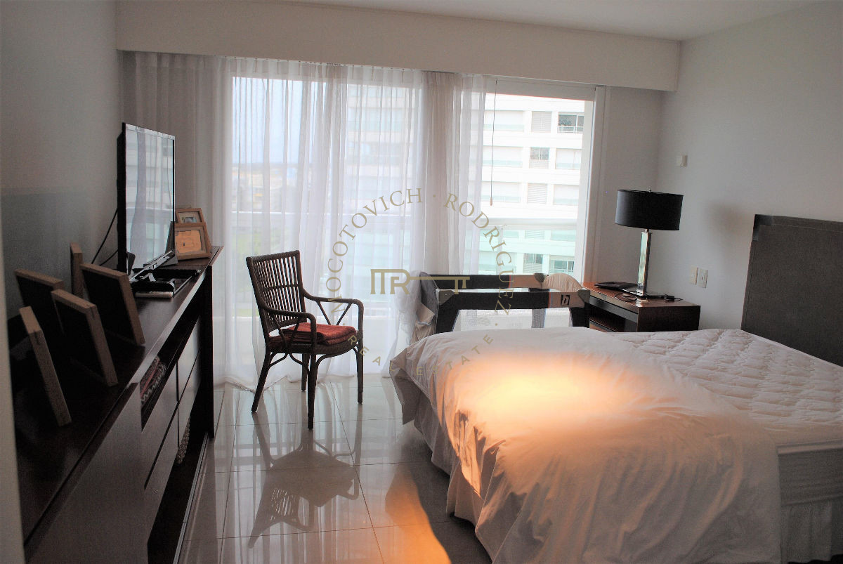 Apartamento ID.19 - Torre Aquarela 3 dormitorios y dependencia en alquiler febrero 2024.