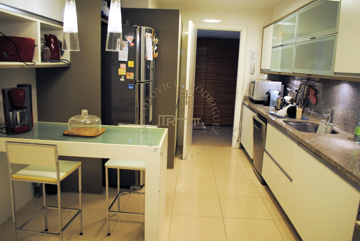 Apartamento ID.19 - Torre Aquarela 3 dormitorios y dependencia en alquiler febrero 2024.