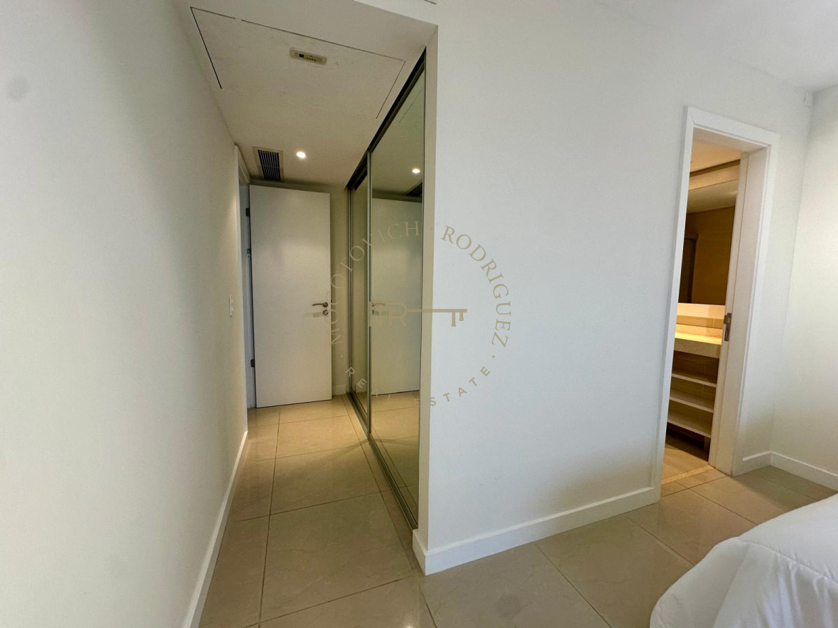 Apartamento ID.3088 - Alquiler 4 dormitorios con amenities. Punta del Este. 